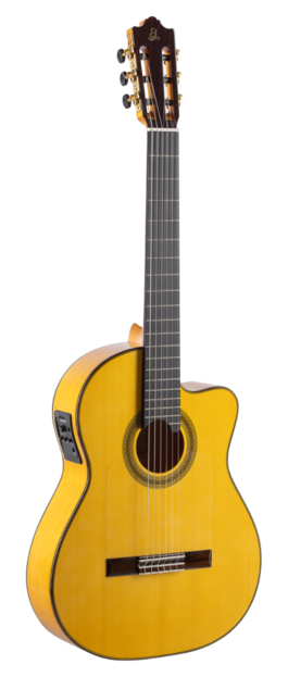 Guitarra Admira Bulería Serie Flamenco Cutaway Fishman