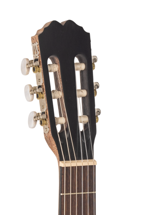 Guitarra Clásica Admira Lena Electrificada con Cutaway