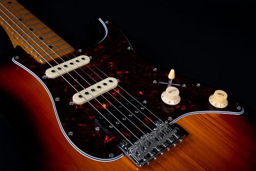 Guitarra Eléctrica Jet JS400-SB-HSS Sunburst